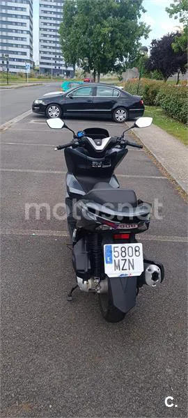 Honda PCX 125 – Vista 6