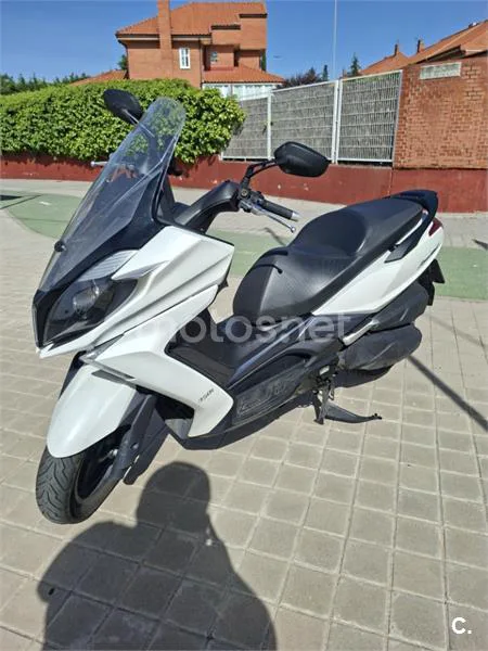 Kymco Super Dink 350 – Vista 3