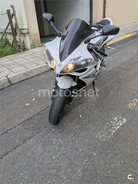 Yamaha R1 – Vista 2