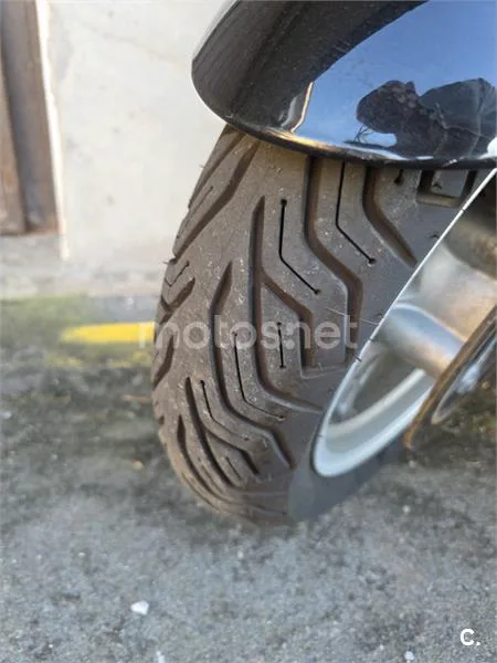 Suzuki Burgman 400 – Vista 4