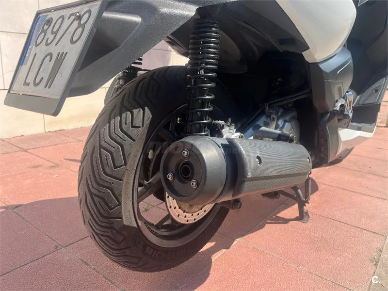 Yamaha XMAX 250 – Vista 3