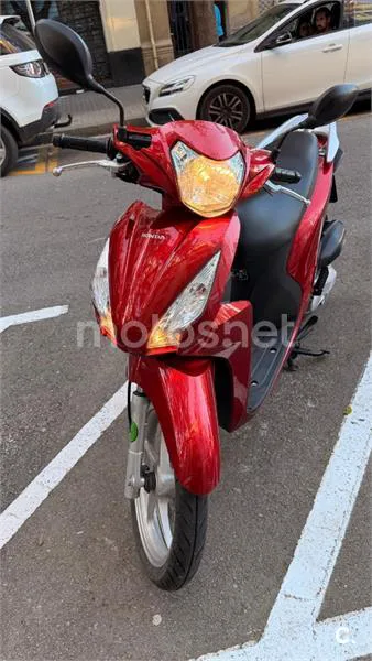Honda Vision – Vista 8