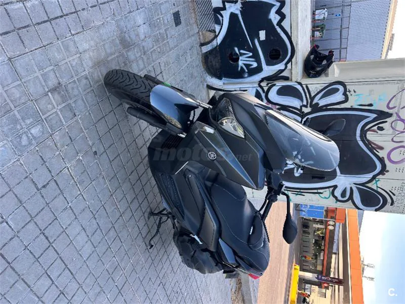 Yamaha XMAX 400 – Vista 4