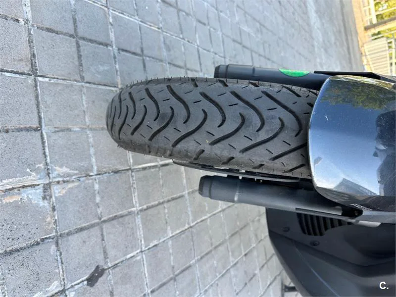 Yamaha XMAX 400 – Vista 6