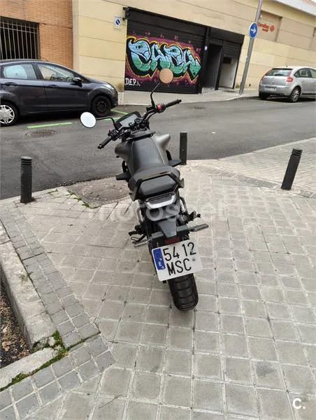 Husqvarna Svartpilen 401 – Vista 2