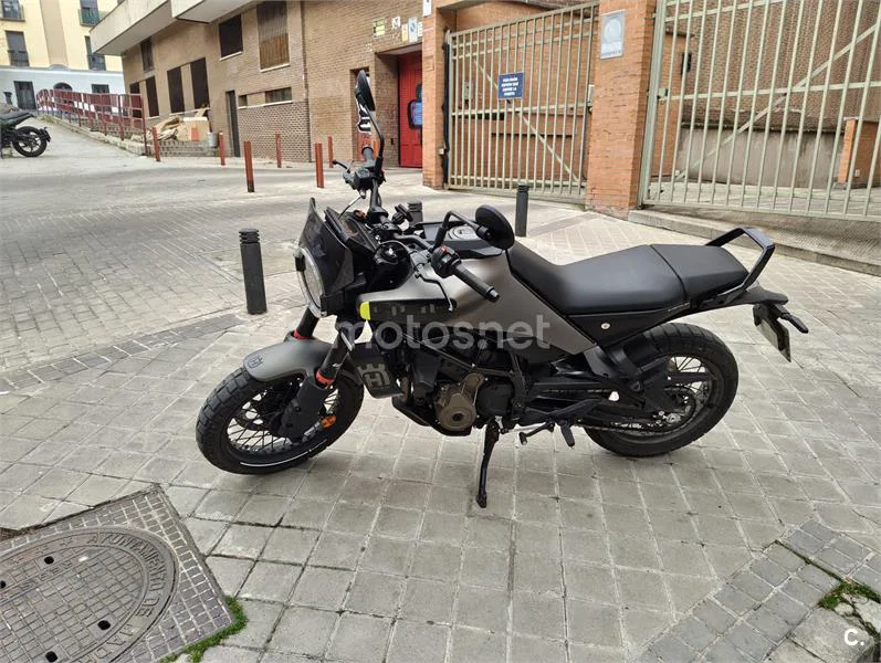 Husqvarna Svartpilen 401 – Vista 3