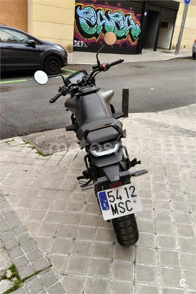 Husqvarna Svartpilen 401 – Vista 5