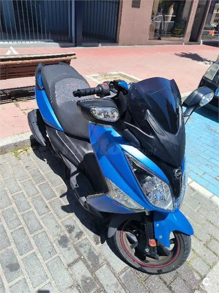 SYM Joymax 125 – Vista 4