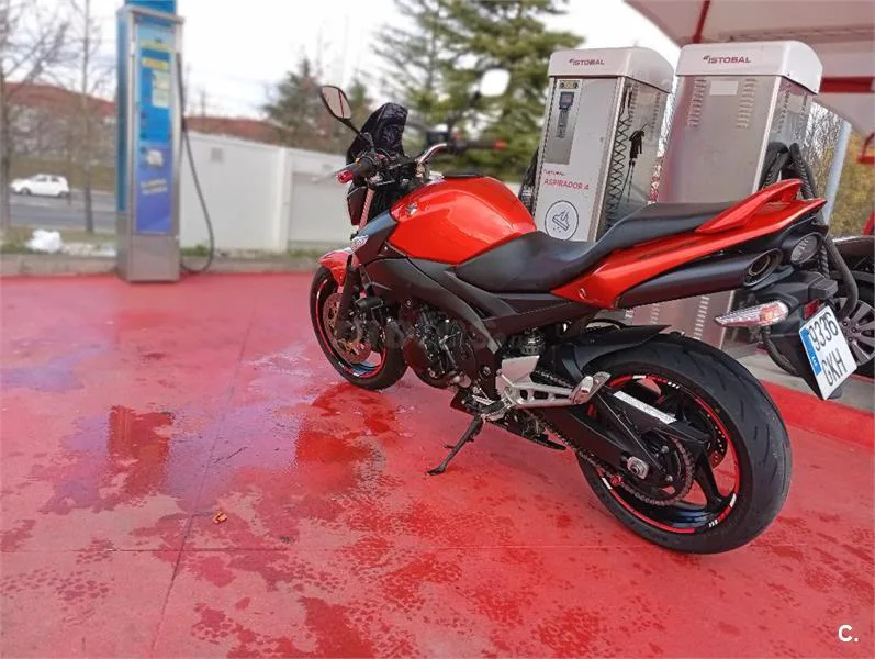 Suzuki GSR600 - Vista 4