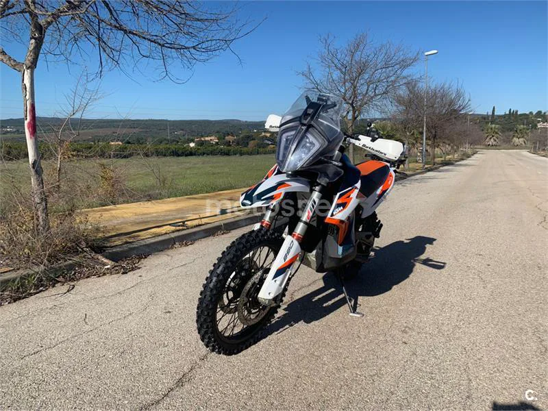 KTM 890 – Vista 2