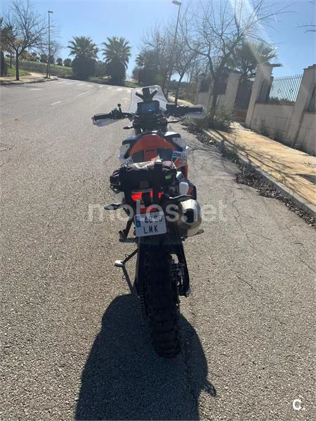 KTM 890 – Vista 3