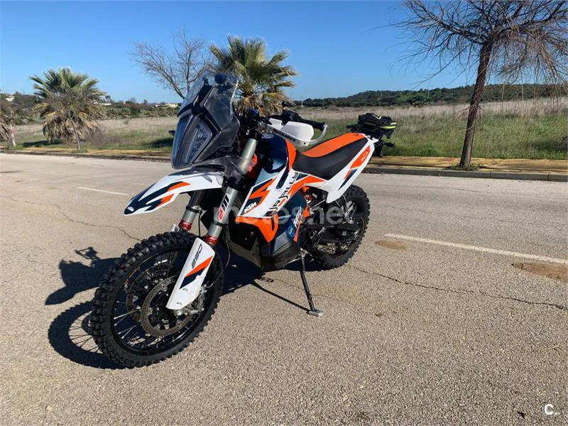 KTM 890 – Vista 4