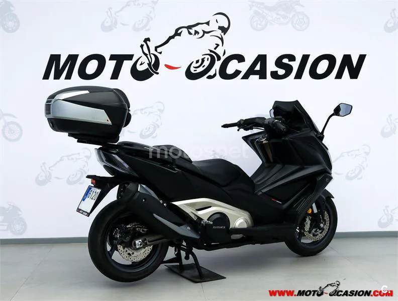 Kymco AK 550 – Vista 3