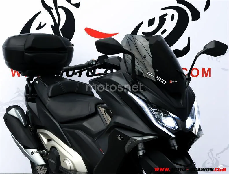 Kymco AK 550 – Vista 4