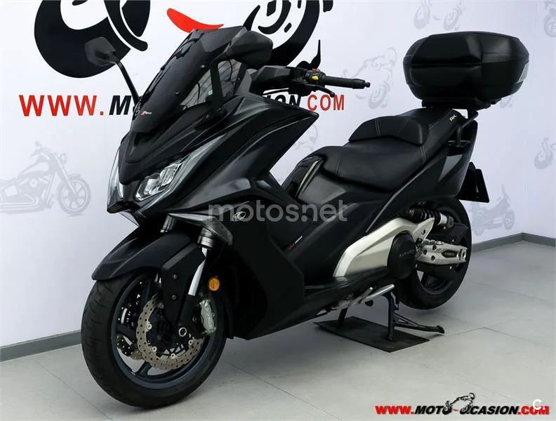 Kymco AK 550 – Vista 8