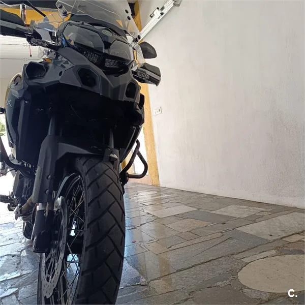 Benelli TRK 502 – Vista 3