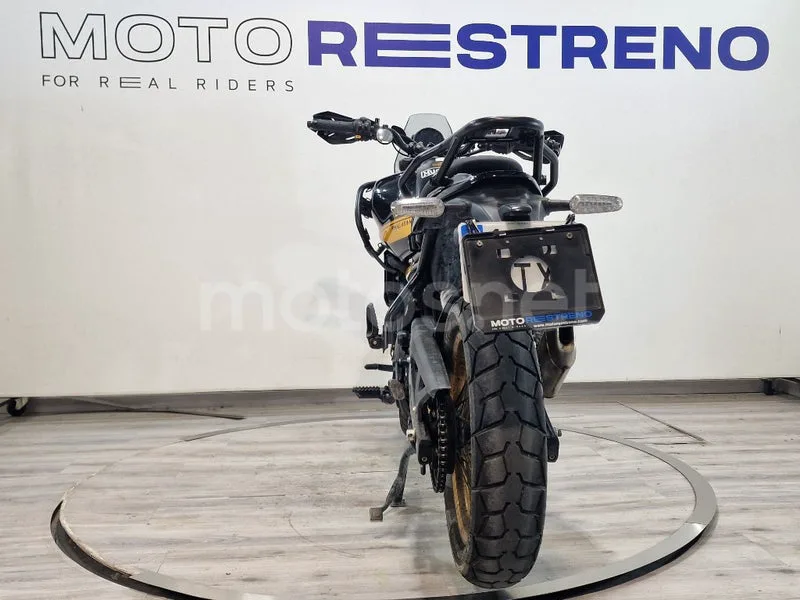 Royal Enfield Himalayan 450 – Vista 9