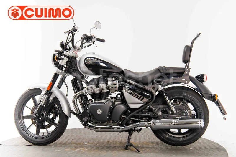 Royal Enfield Super Meteor 650 – Vista 8