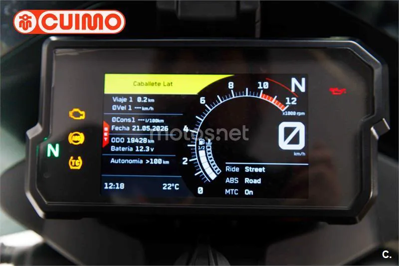 KTM 890 – Vista 24