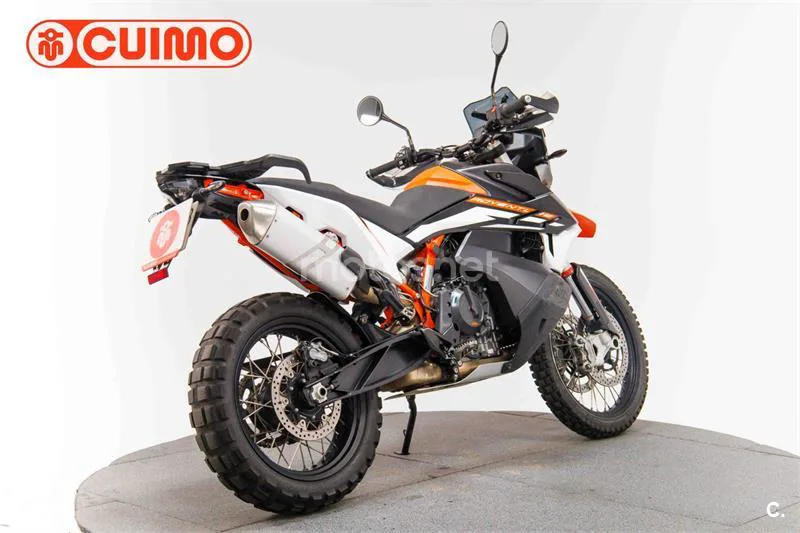 KTM 890 – Vista 4