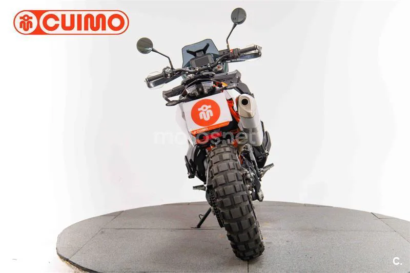 KTM 890 – Vista 5