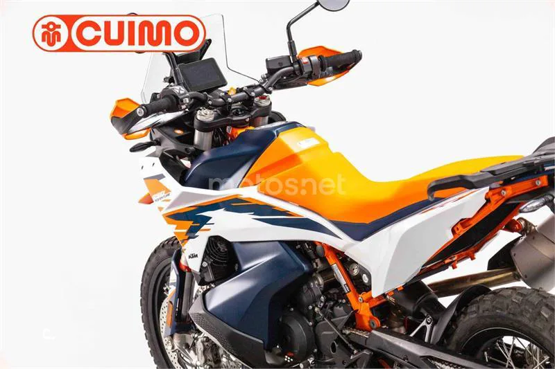KTM 890 – Vista 14