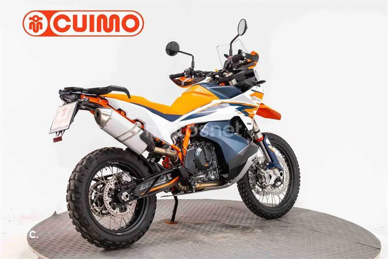 KTM 890 – Vista 9