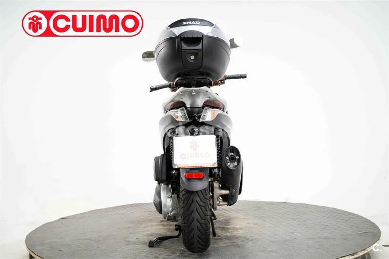 Piaggio Beverly – Vista 5