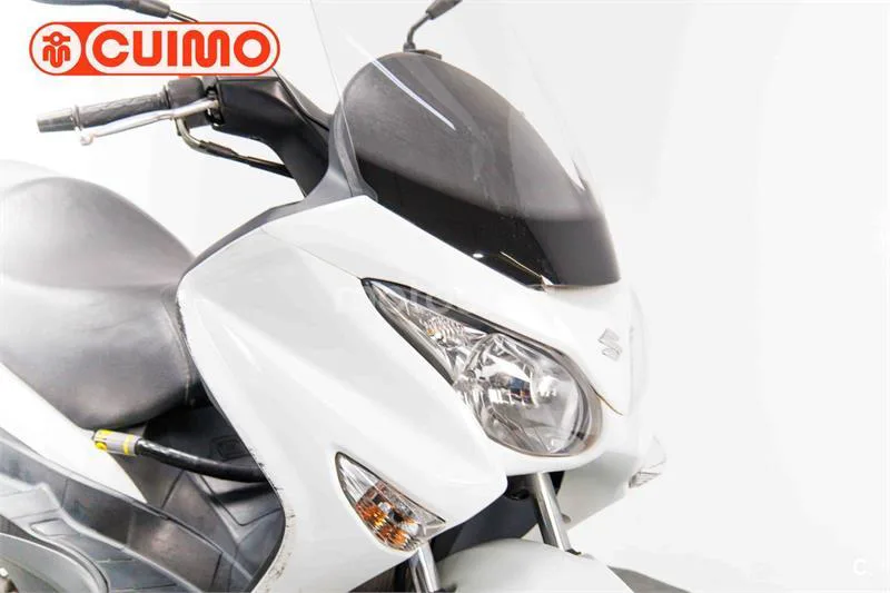 Suzuki Burgman 125 – Vista 11