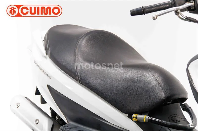 Suzuki Burgman 125 – Vista 12