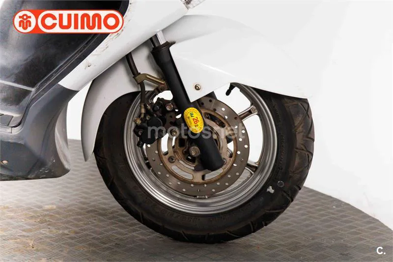 Suzuki Burgman 125 – Vista 13