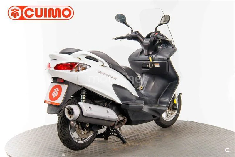 Suzuki Burgman 125 – Vista 4