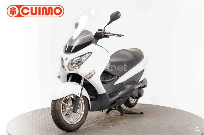 Suzuki Burgman 125 – Vista 9