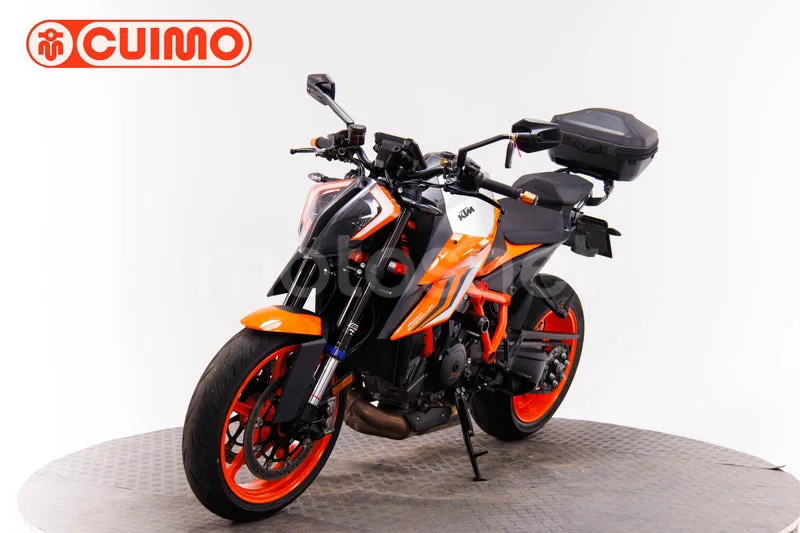 KTM 1290 Super Duke R – Vista 9