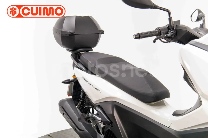 Kymco Sky Town 125 – Vista 12