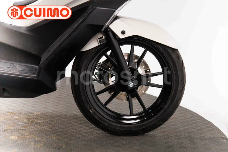 Kymco Sky Town 125 – Vista 13