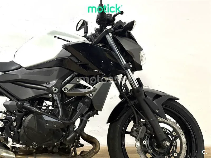 Kawasaki Z400 – Vista 3