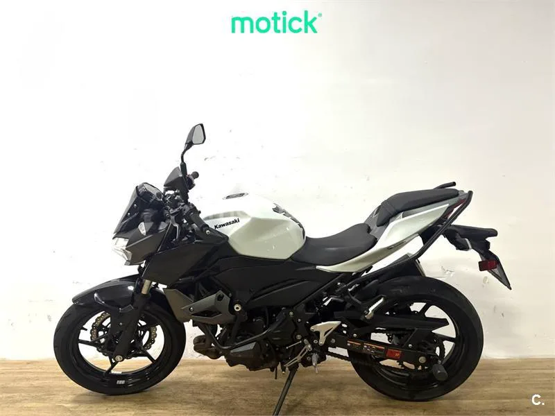 Kawasaki Z400 – Vista 5