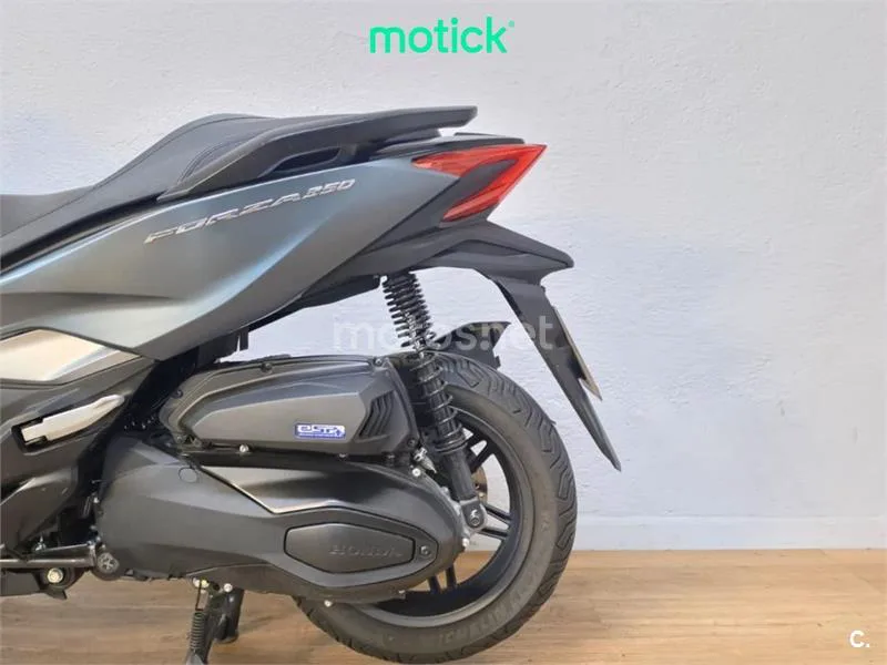 Honda Forza 350 – Vista 7