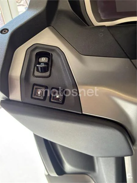 Piaggio MP3 530 Exclusive – Vista 8