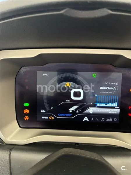 Piaggio MP3 530 Exclusive – Vista 10