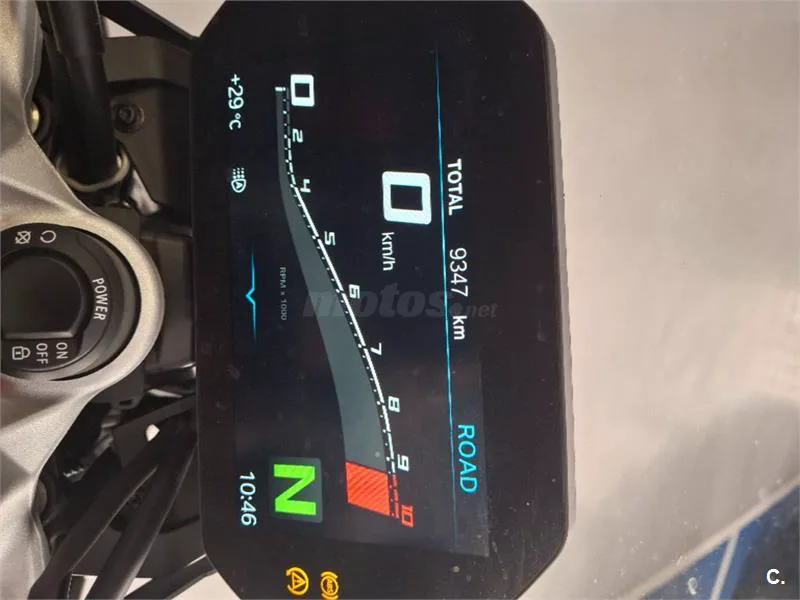 BMW F 900 R – Vista 3