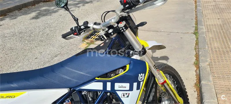 Husqvarna 701 Enduro – Vista 12