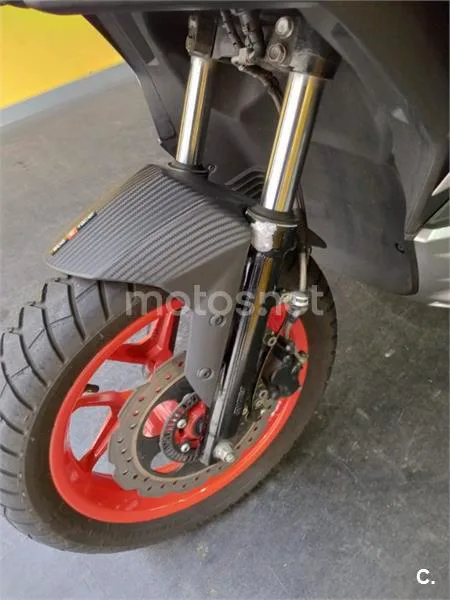 Aprilia SR GT 125 – Vista 12