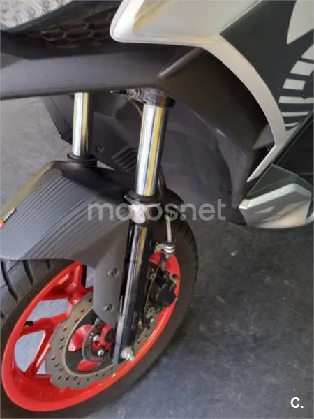 Aprilia SR GT 125 – Vista 13