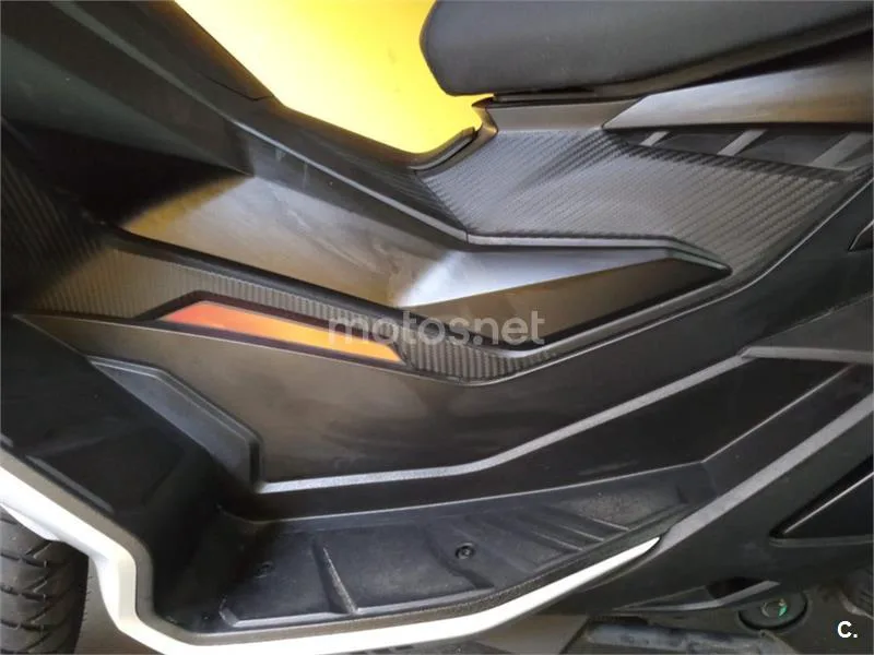 Aprilia SR GT 125 – Vista 16