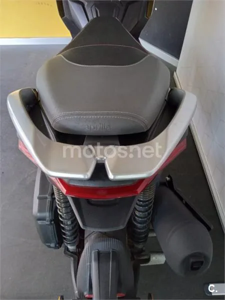 Aprilia SR GT 125 – Vista 18