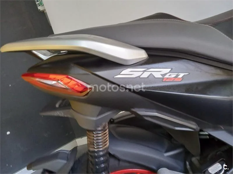 Aprilia SR GT 125 – Vista 10