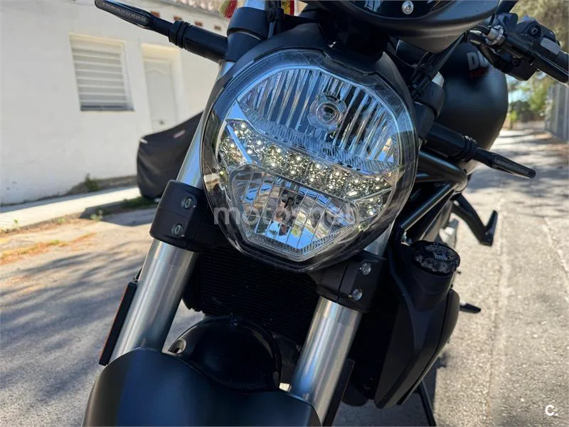 Ducati Monster 821 – Vista 8