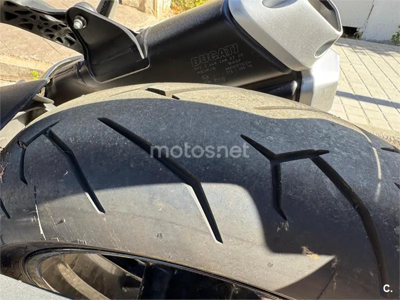 Ducati Monster 821 – Vista 9
